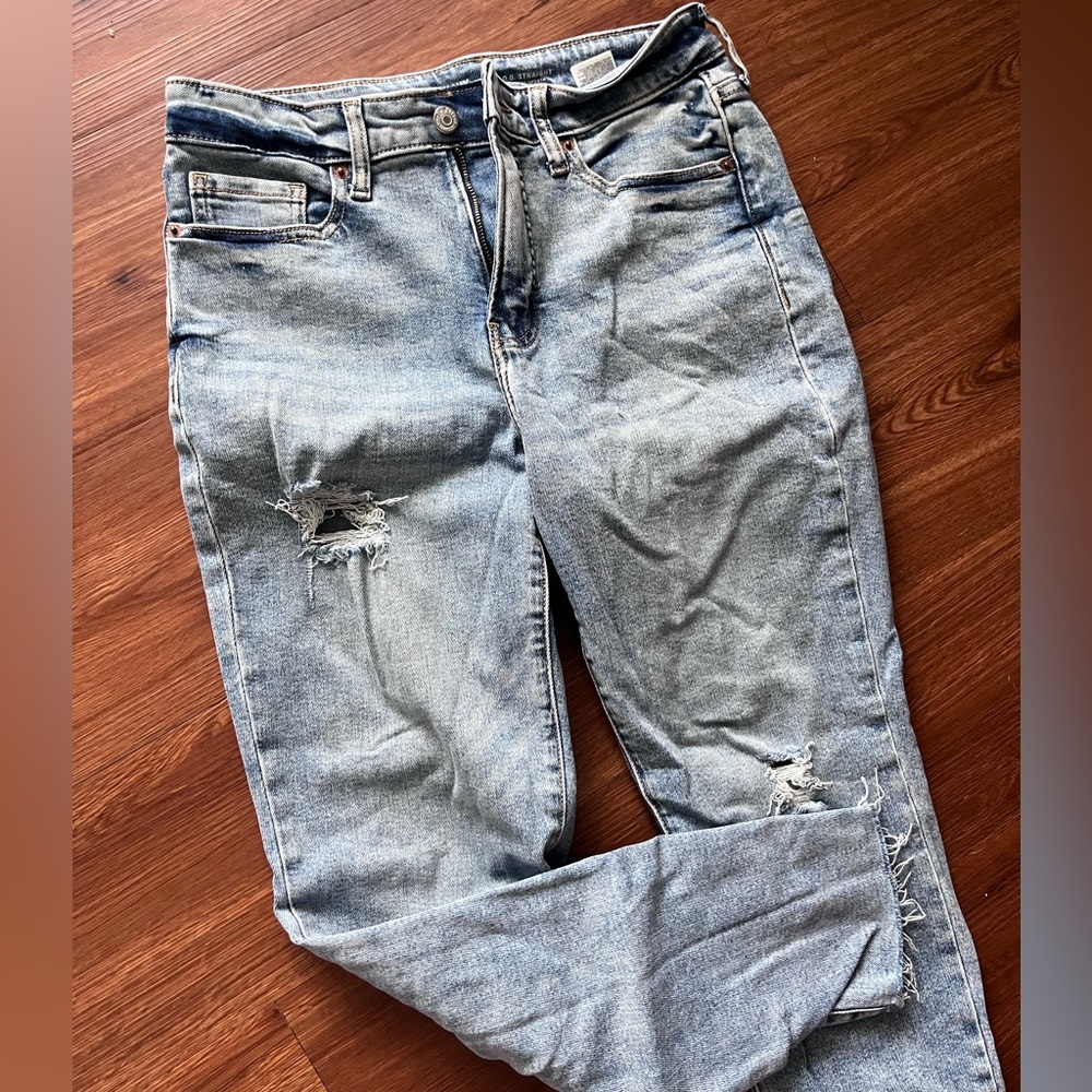 Old Navy Light Wash Distressed Boyfriend Jeans